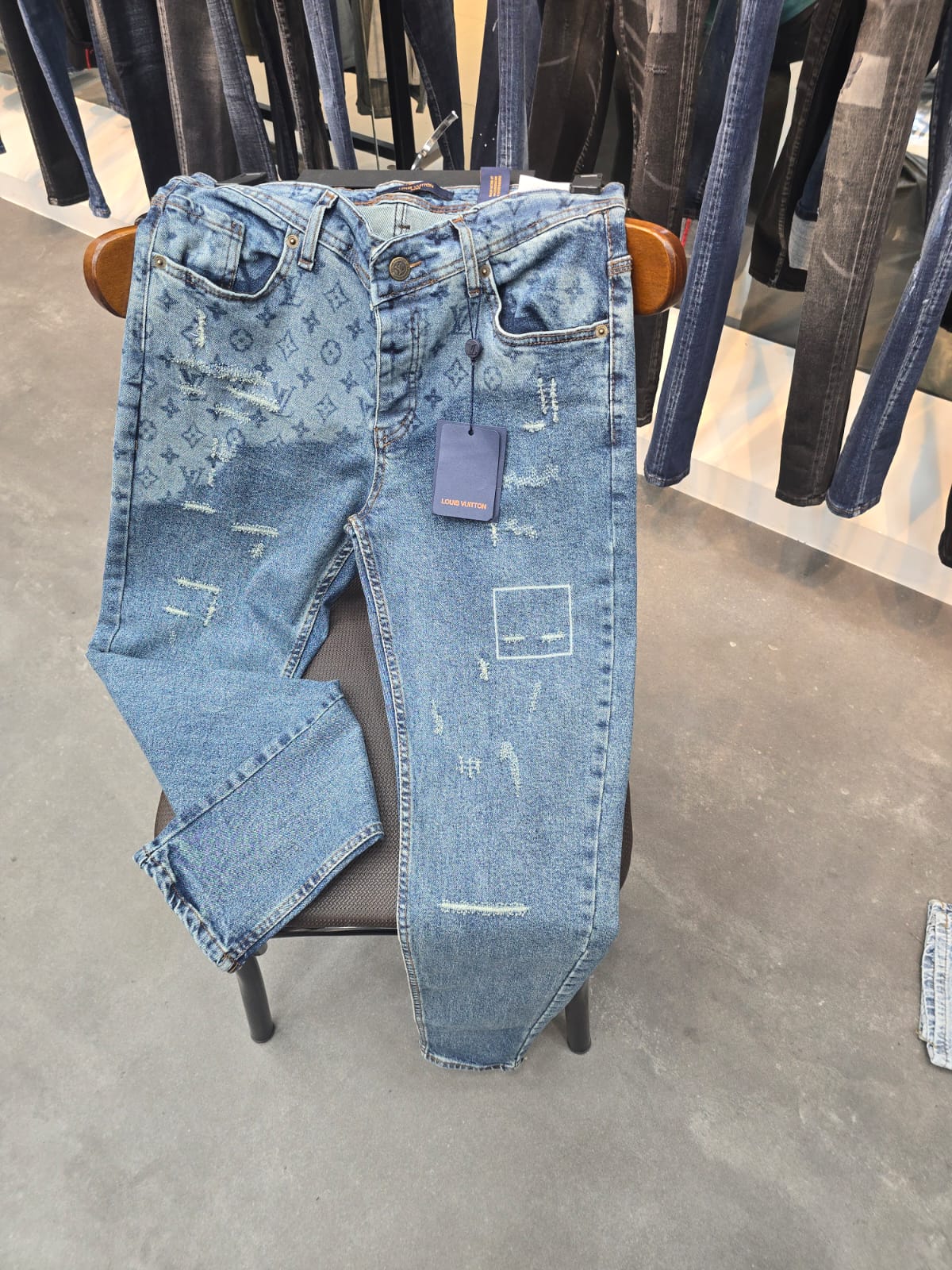 JEANS LOUIS VUITTON